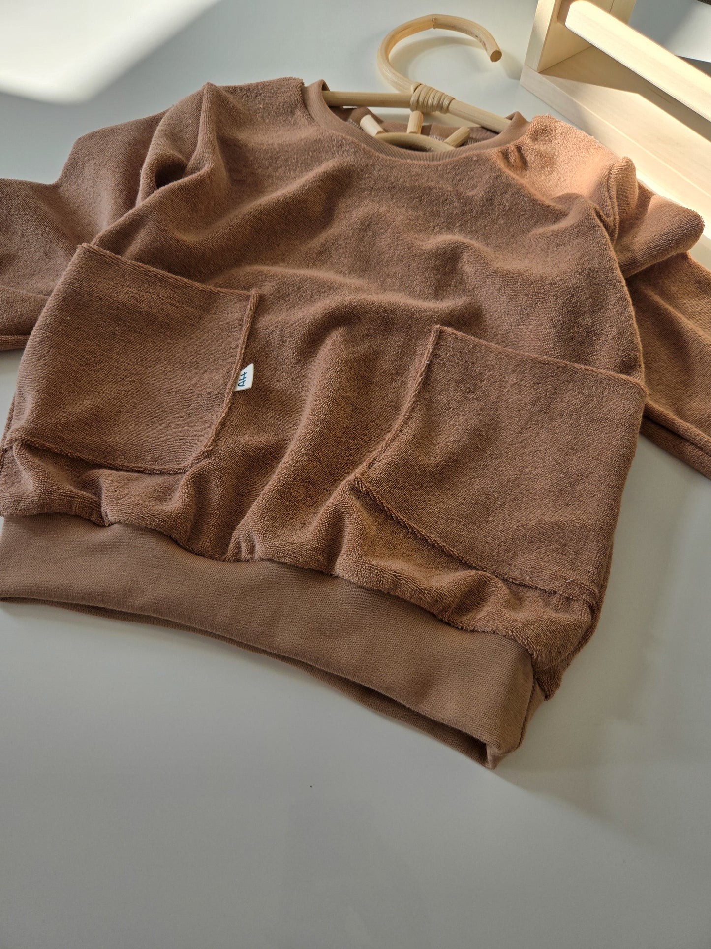 Handgemachter Frottee-Sweater aus Baumwolle für Kinder und Babys Kakao