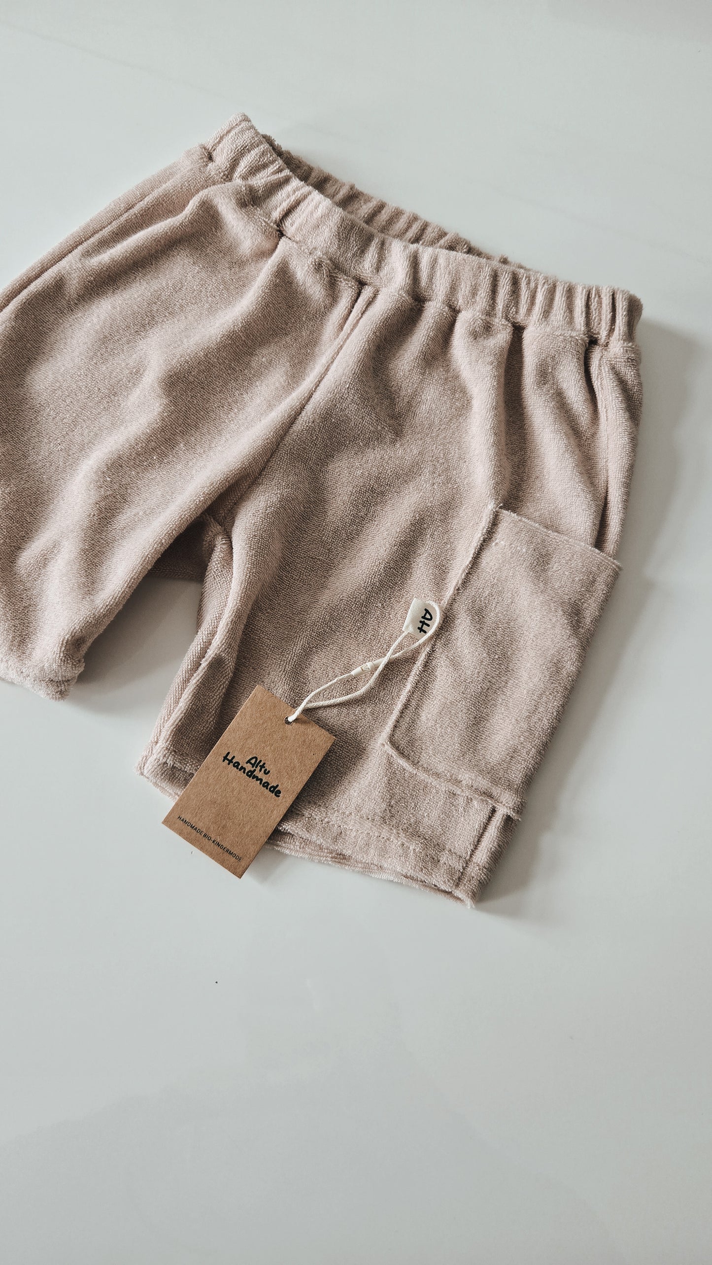 Handmade Frotee Shorts mit Tashen. Für Kinder aus Baumwolle Beige Frottee Stoffe