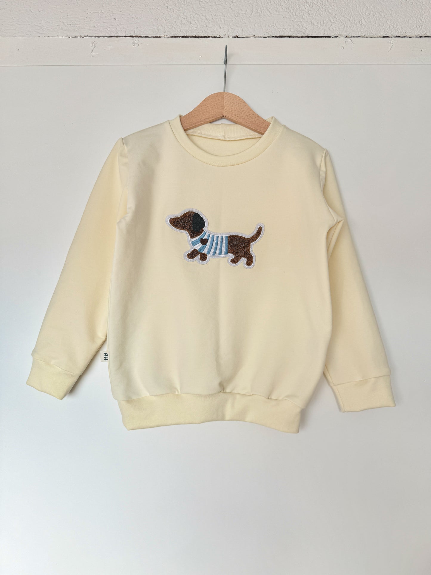 Handmade Kinderpullover Dackel / Buttergelb aus Baumwolle