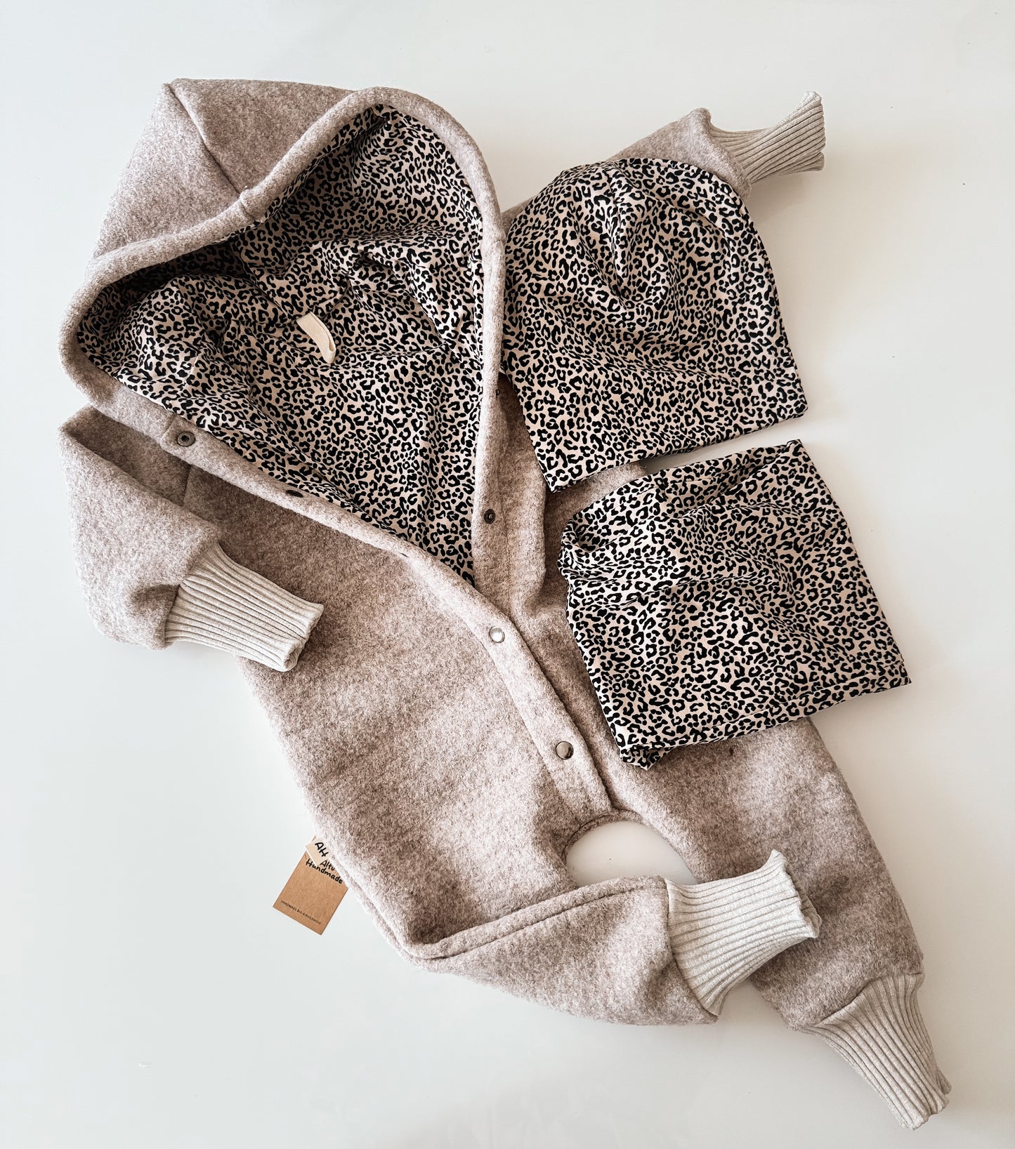 Walkoverall Beige mit Leo Innerstoffe