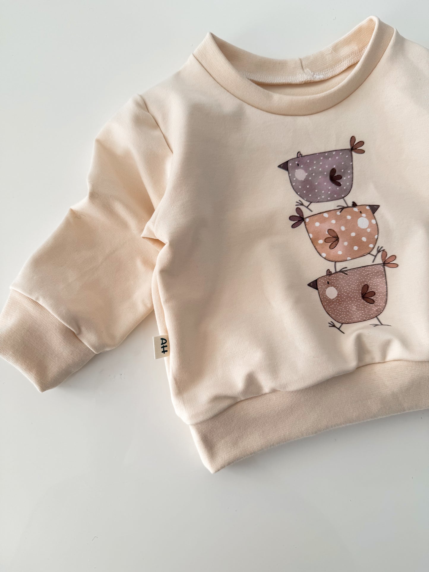 Handgemachter Oversize Pullover aus Baumwoll-French Terry – mit süßem Hühner-Motiv