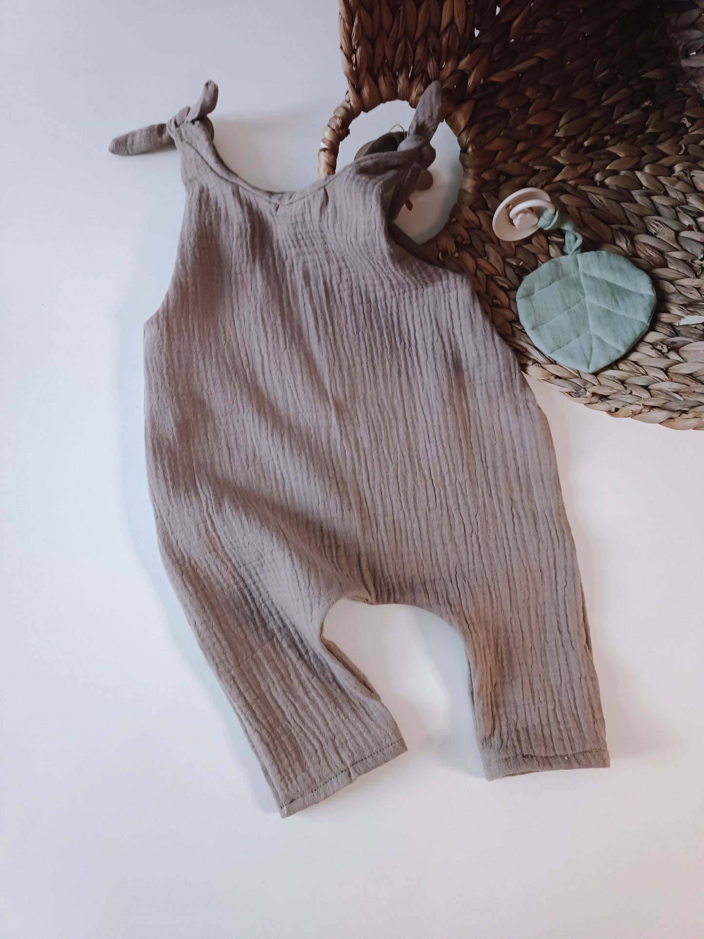 Sofortkauf 68 Musselin Strampler Taupe Handmade AltuHandmade