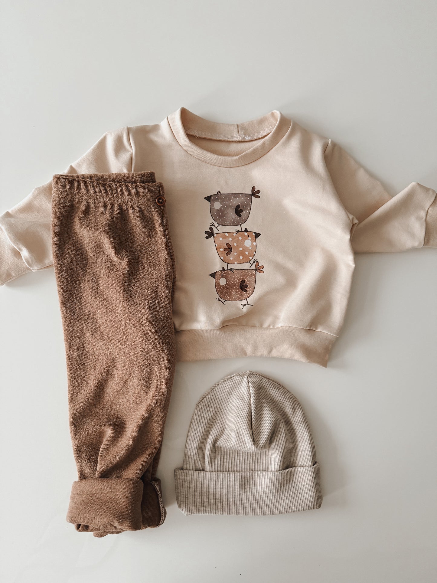 Handgemachter Oversize Pullover aus Baumwoll-French Terry – mit süßem Hühner-Motiv