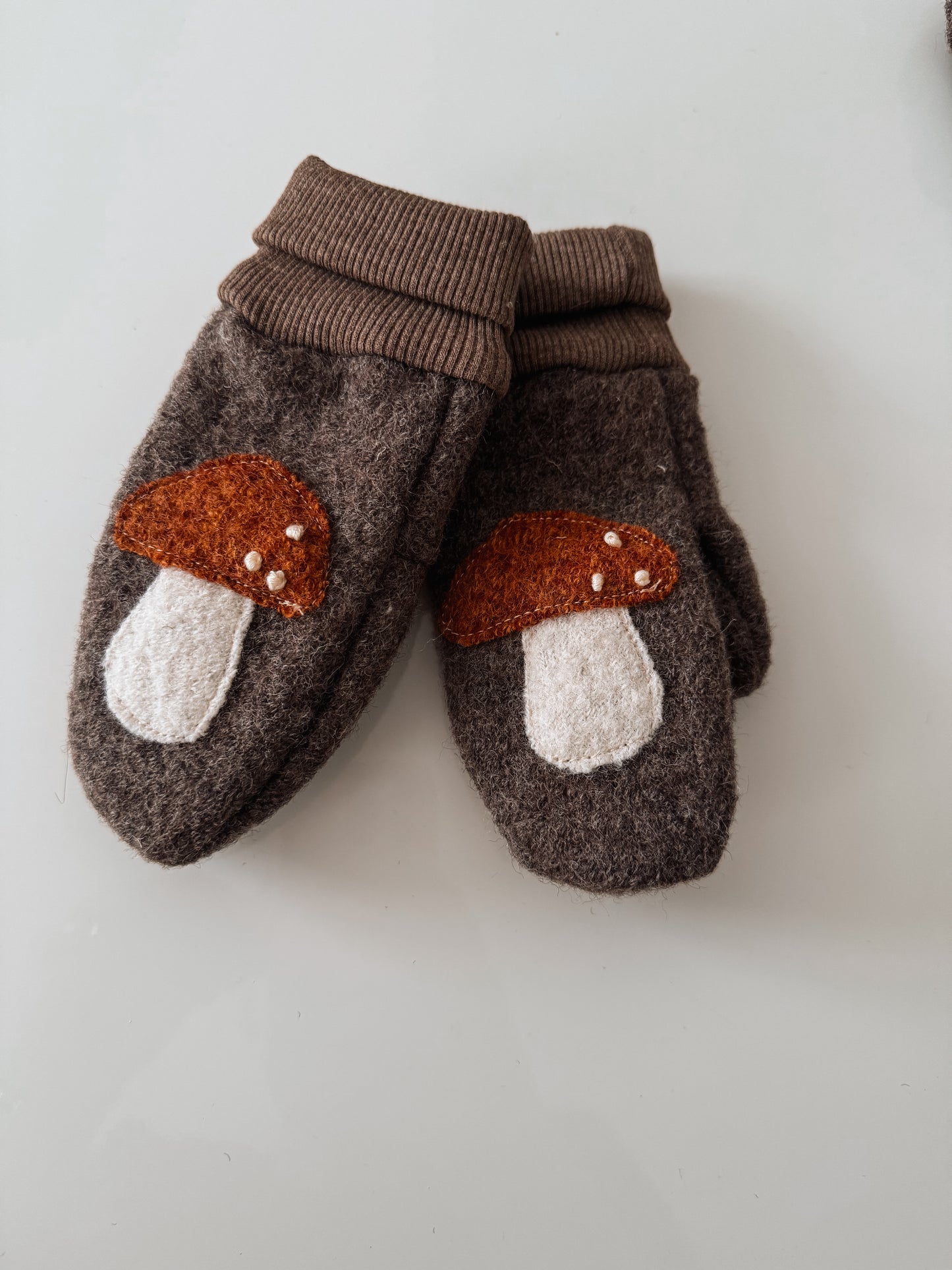 Walkstoff-Fäustlinge/Handschuhe für Babys & Kinder mit Pilze – 100% Schurwolle, ungefüttert
