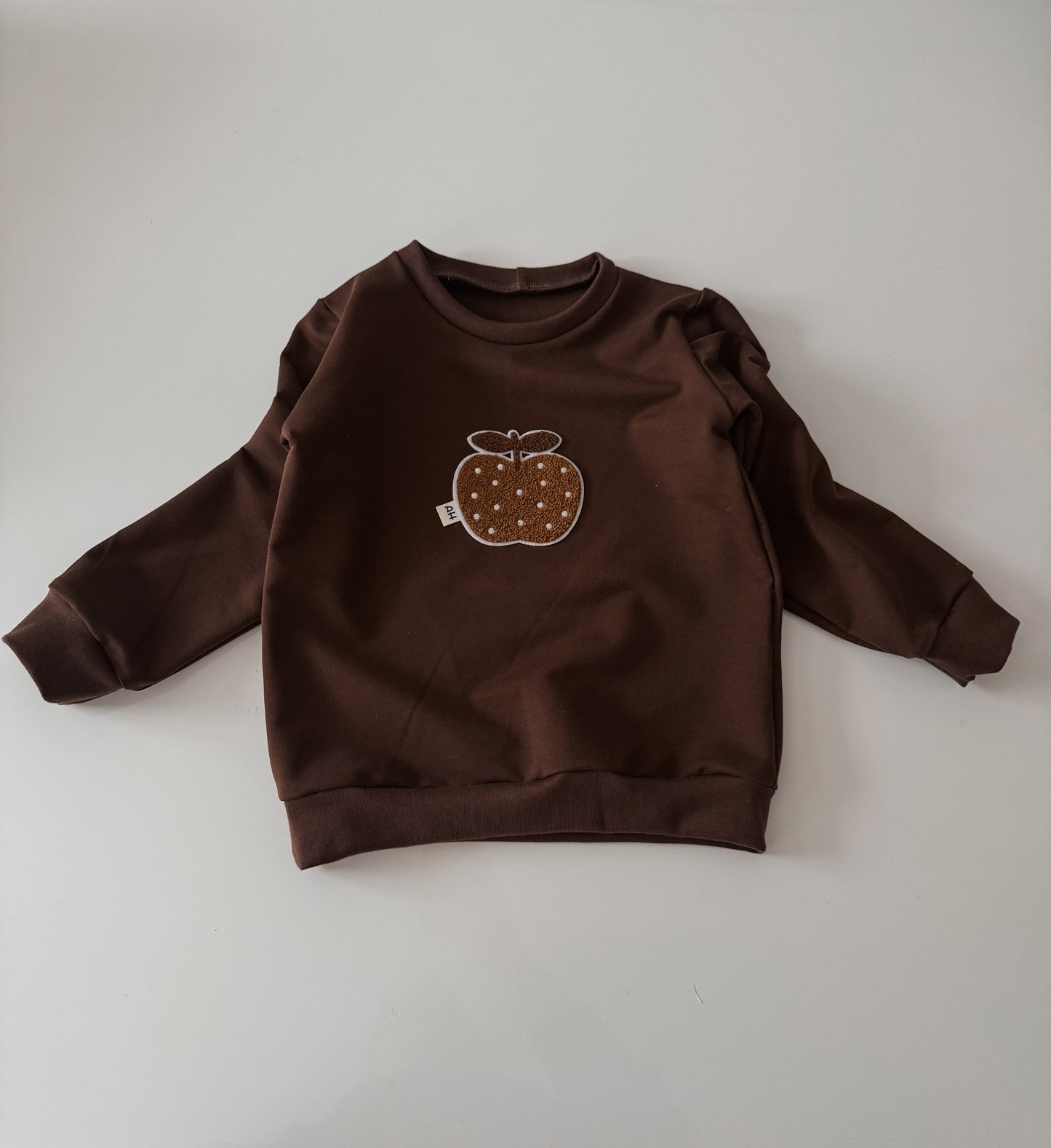Handgemachtes Pullover mit Apfel Motiv aus Baumwolle