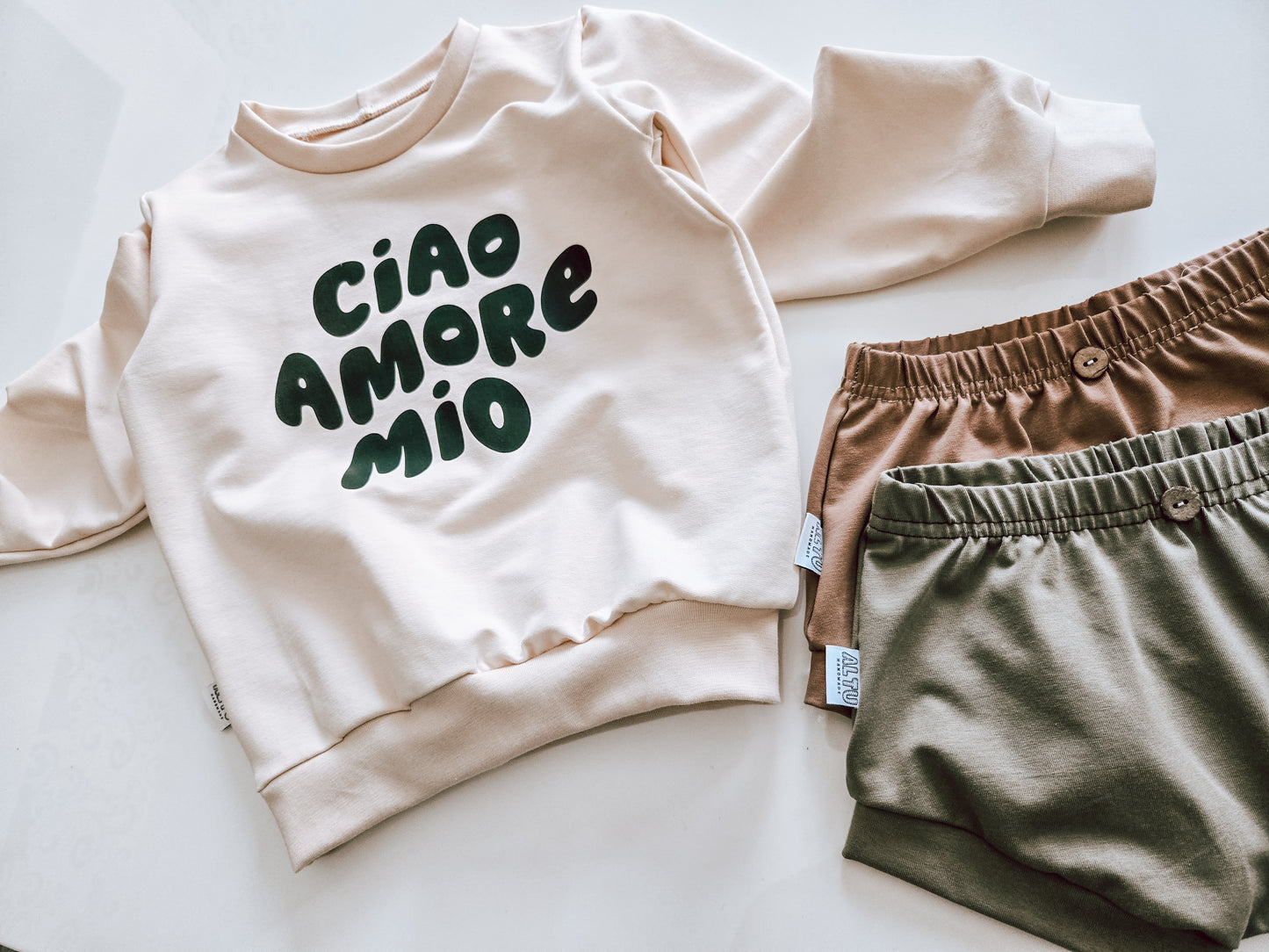 Sweater CIAO AMORE MIO für Kinder und Baby's Creme Farbe