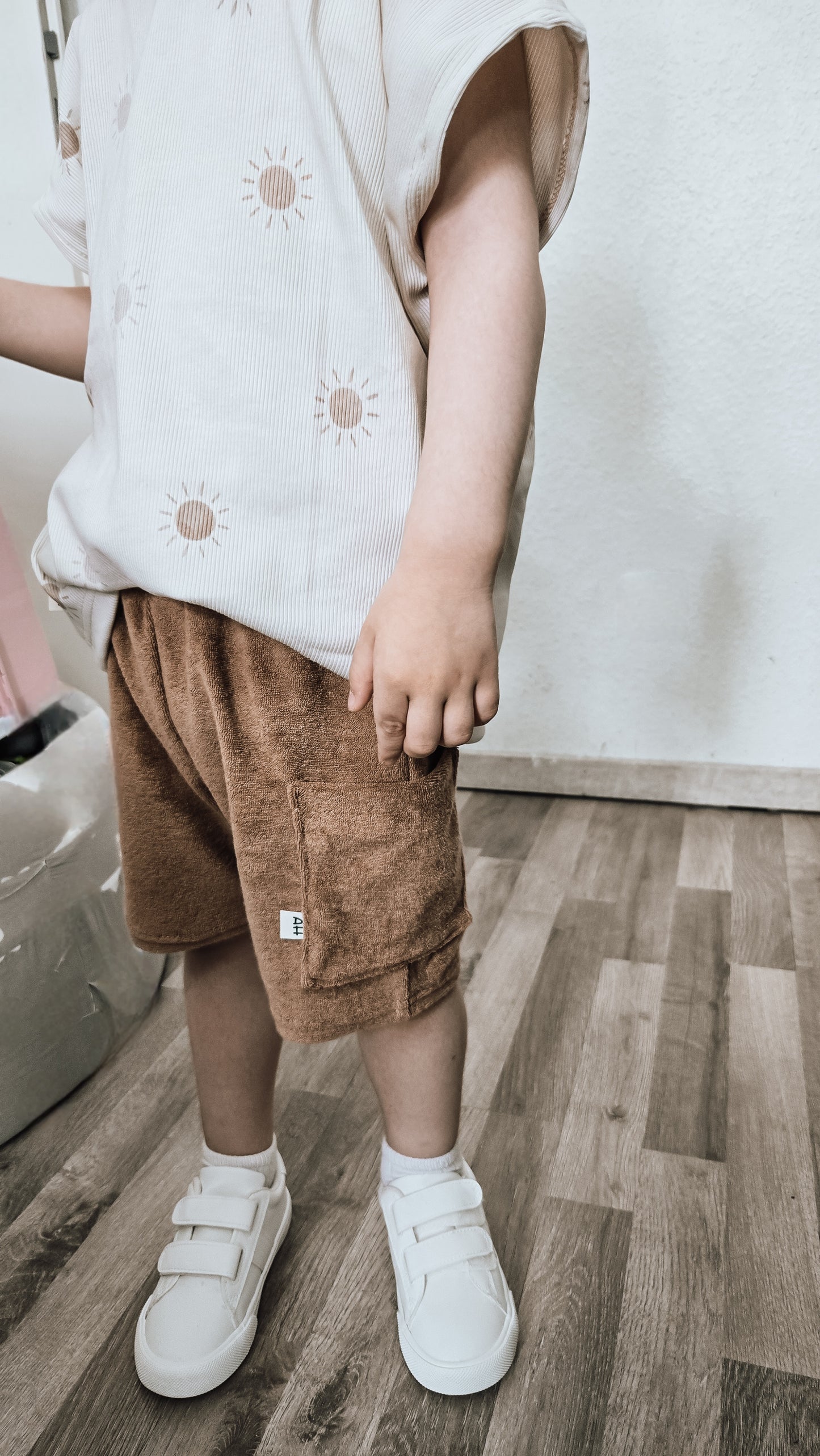 Handgemachtes Oversize T-Shirt aus Bio-Baumwoll-Rippjersey – Boho Sonne (Creme)