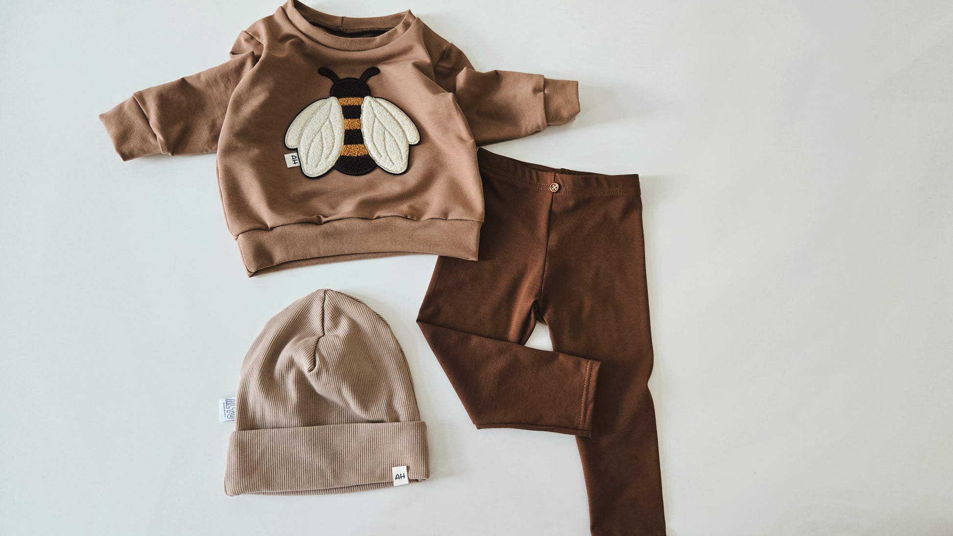 Braune Leggings aus Bio-Stoff – Unisex, handgefertigt aus Baumwolljersey