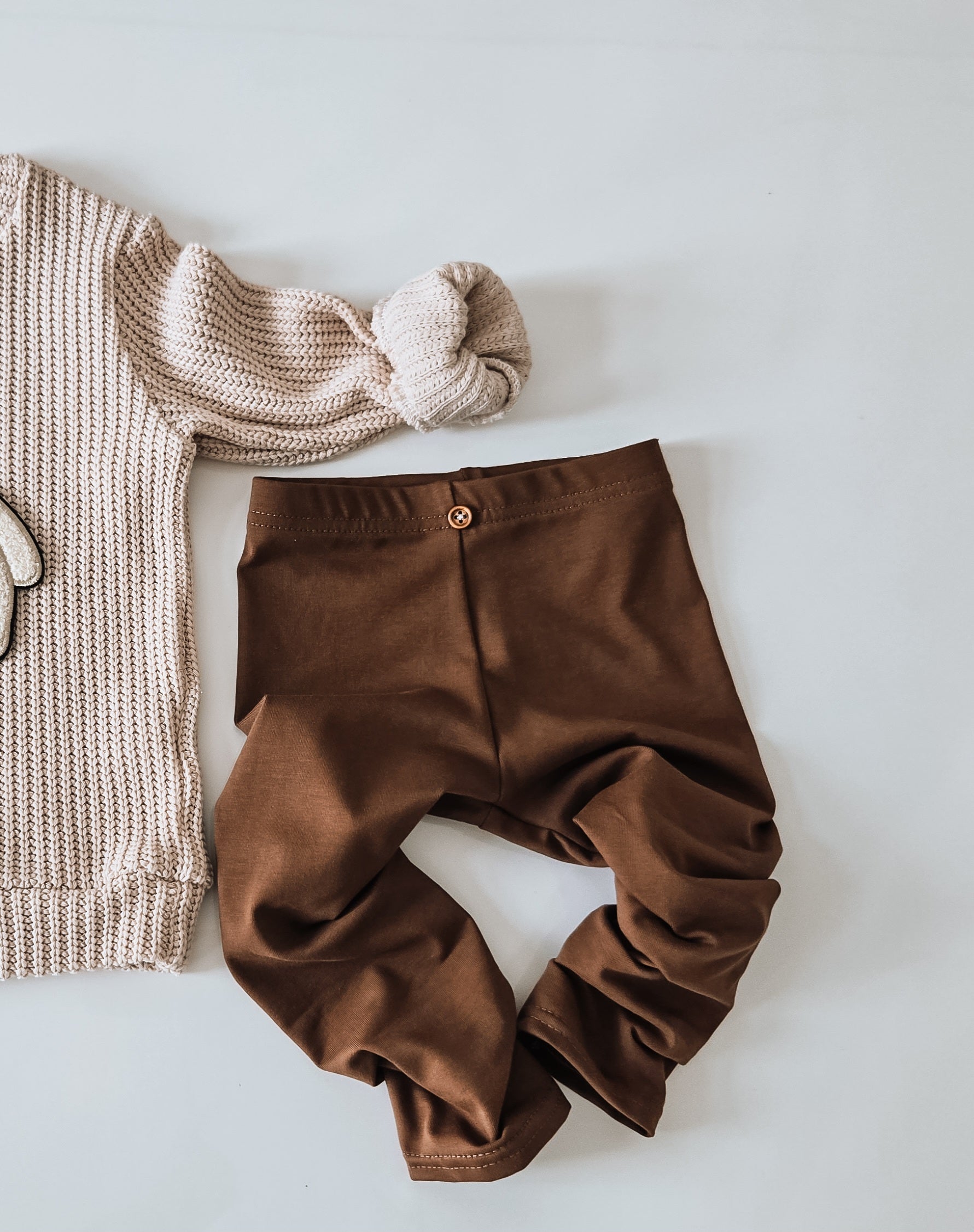 Handgemachte Leggings aus organischer Baumwolle in Braun – Unisex & umweltfreundlich