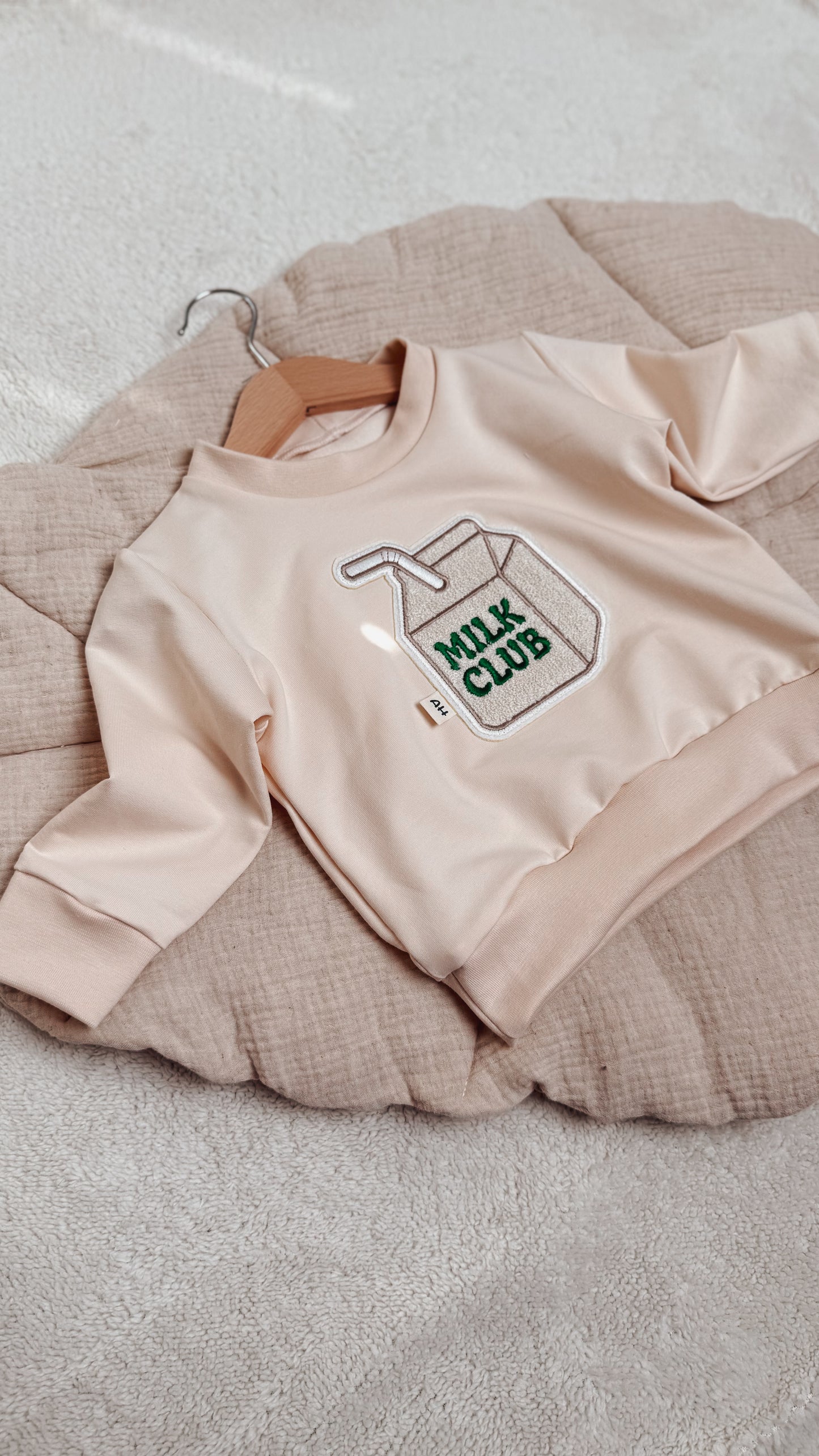 Bio-Sweater Milk Club / Handgefertigt & Kuschelweich