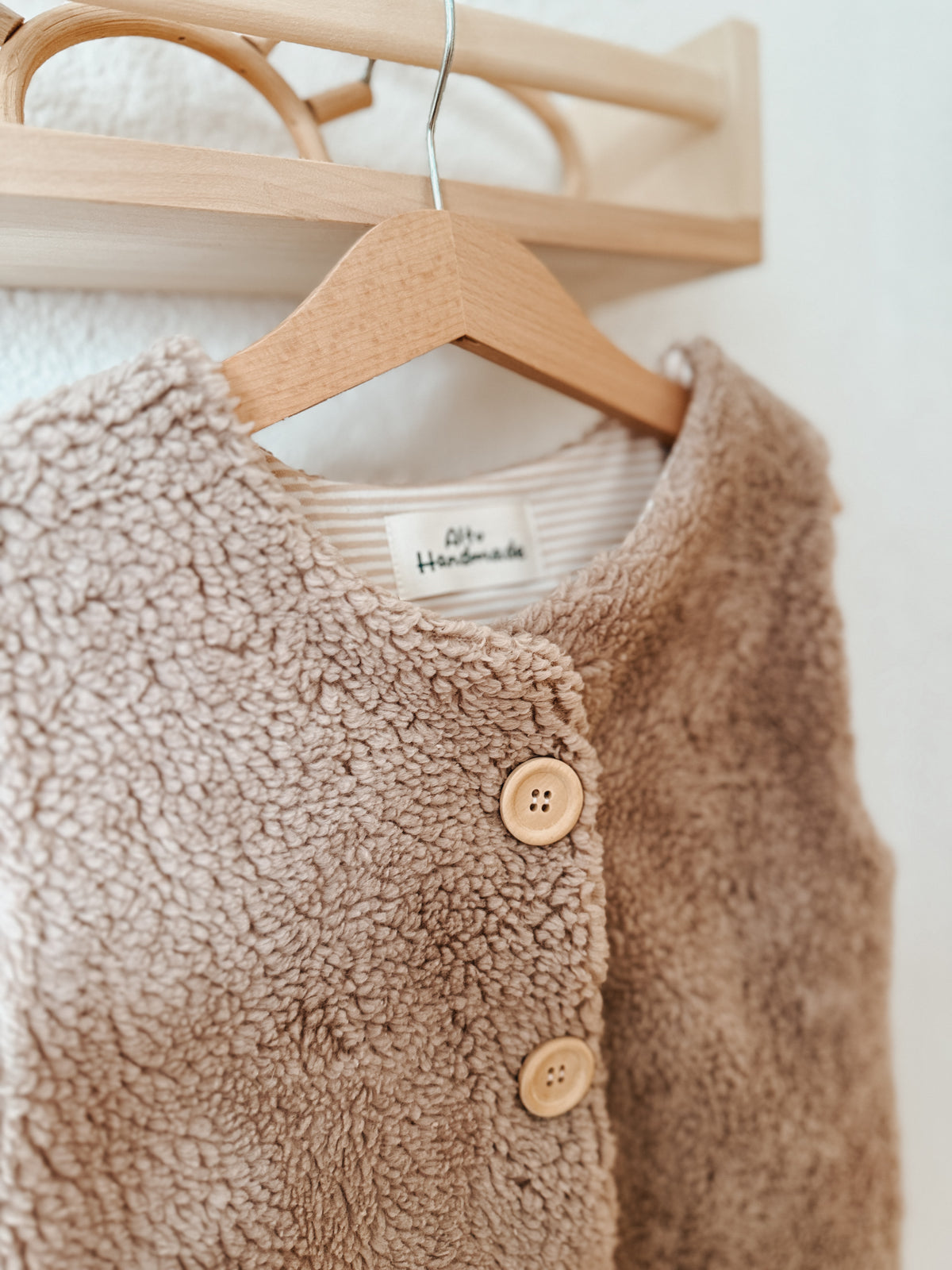 Handgemachte Kinder Teddy-Weste aus Baumwolle – Beige / Stone (Gestreiftes Innenfutter)