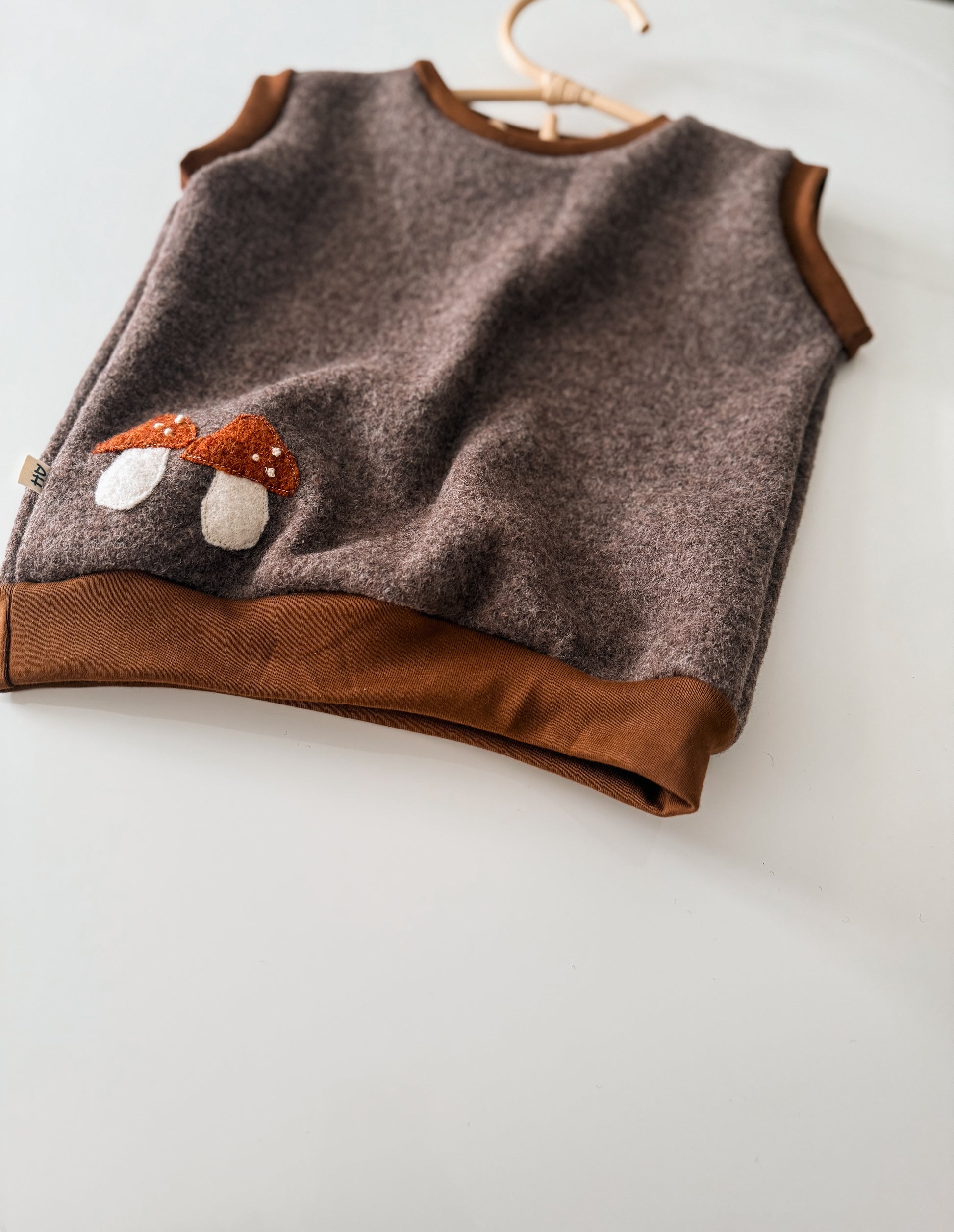 Wolle Pullunder Handmade mit Pilz
