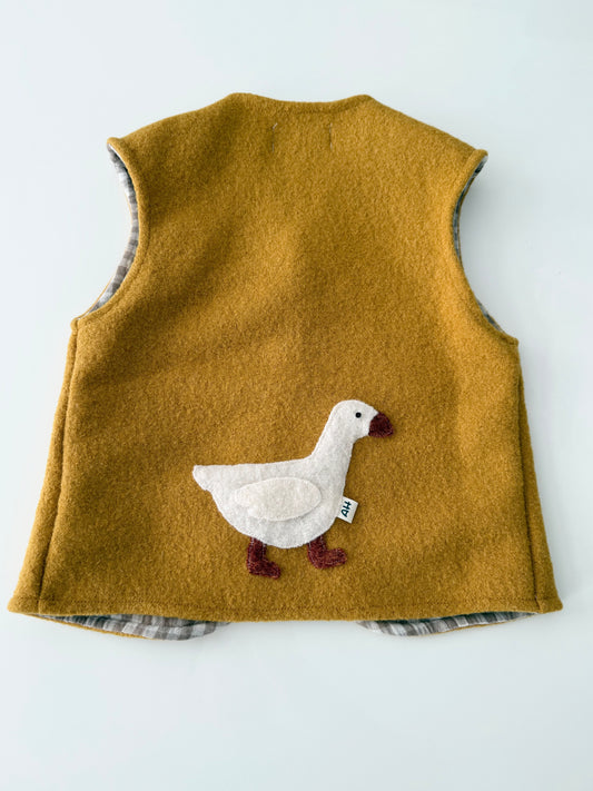 Walkweste mit Gans Motiv in Senffarbe für Kinder