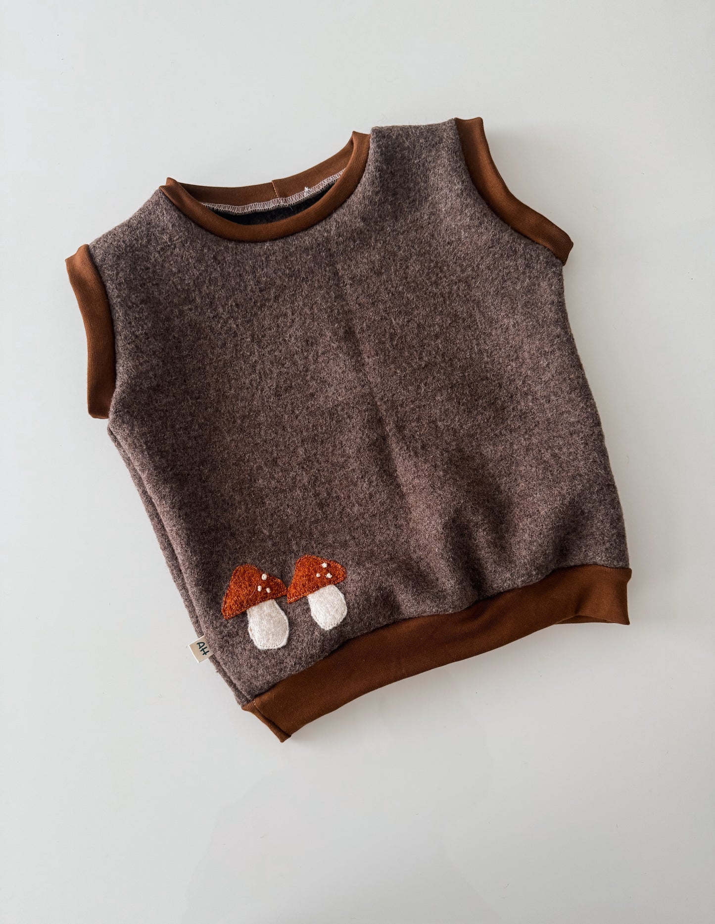 Handgemachter Woll-Pullunder – ärmelloser Pullover aus 100% Wolle