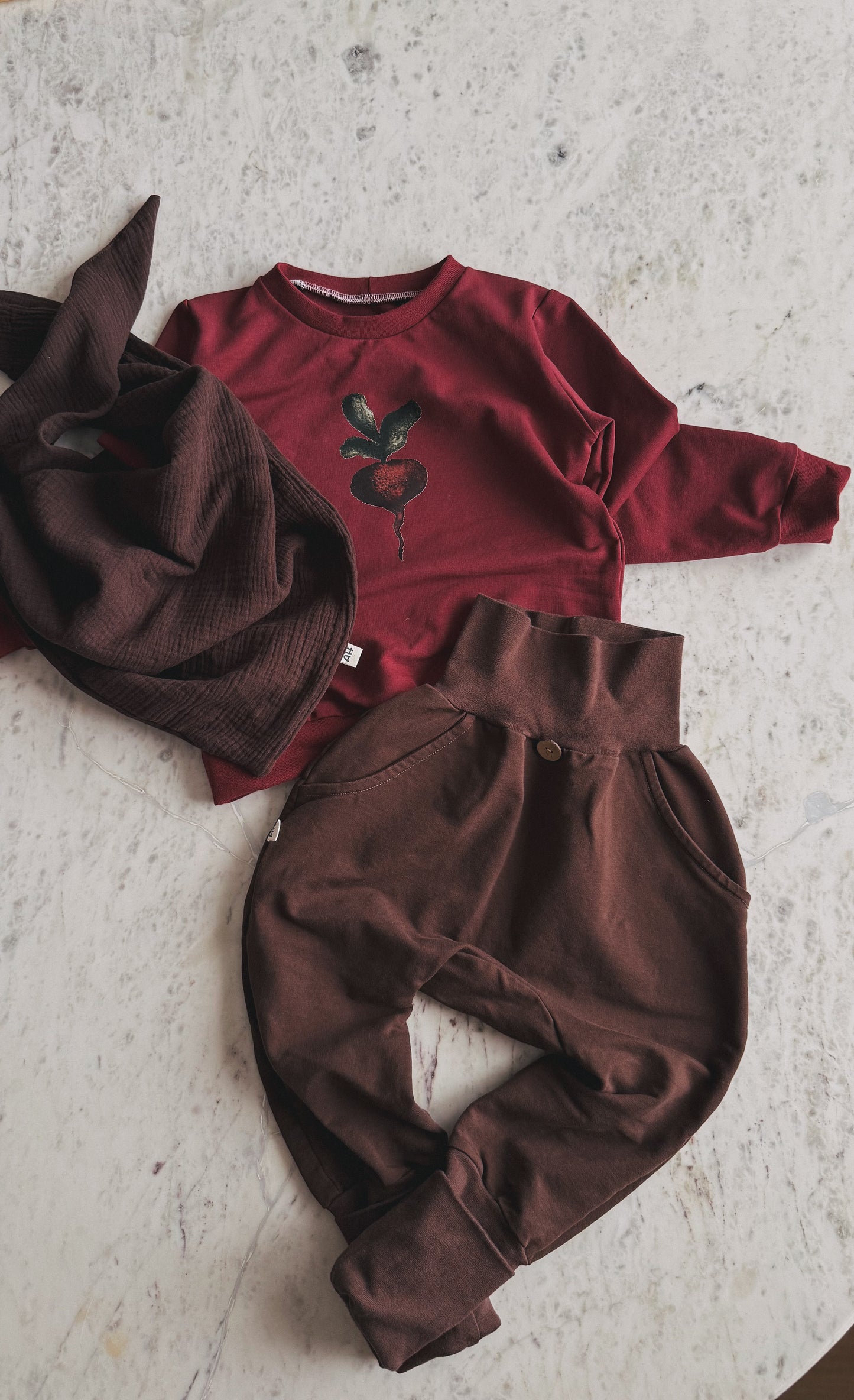Handgemachter Kinder-Sweatshirt „Beetroot“ – Bequemer French Terry in Bordeaux