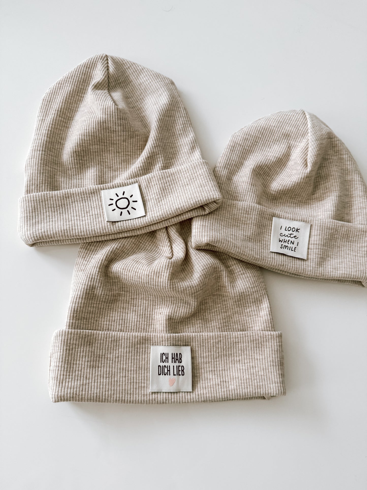 Handmade Ribjersey Beanie – Beige Meliert (Unisex)