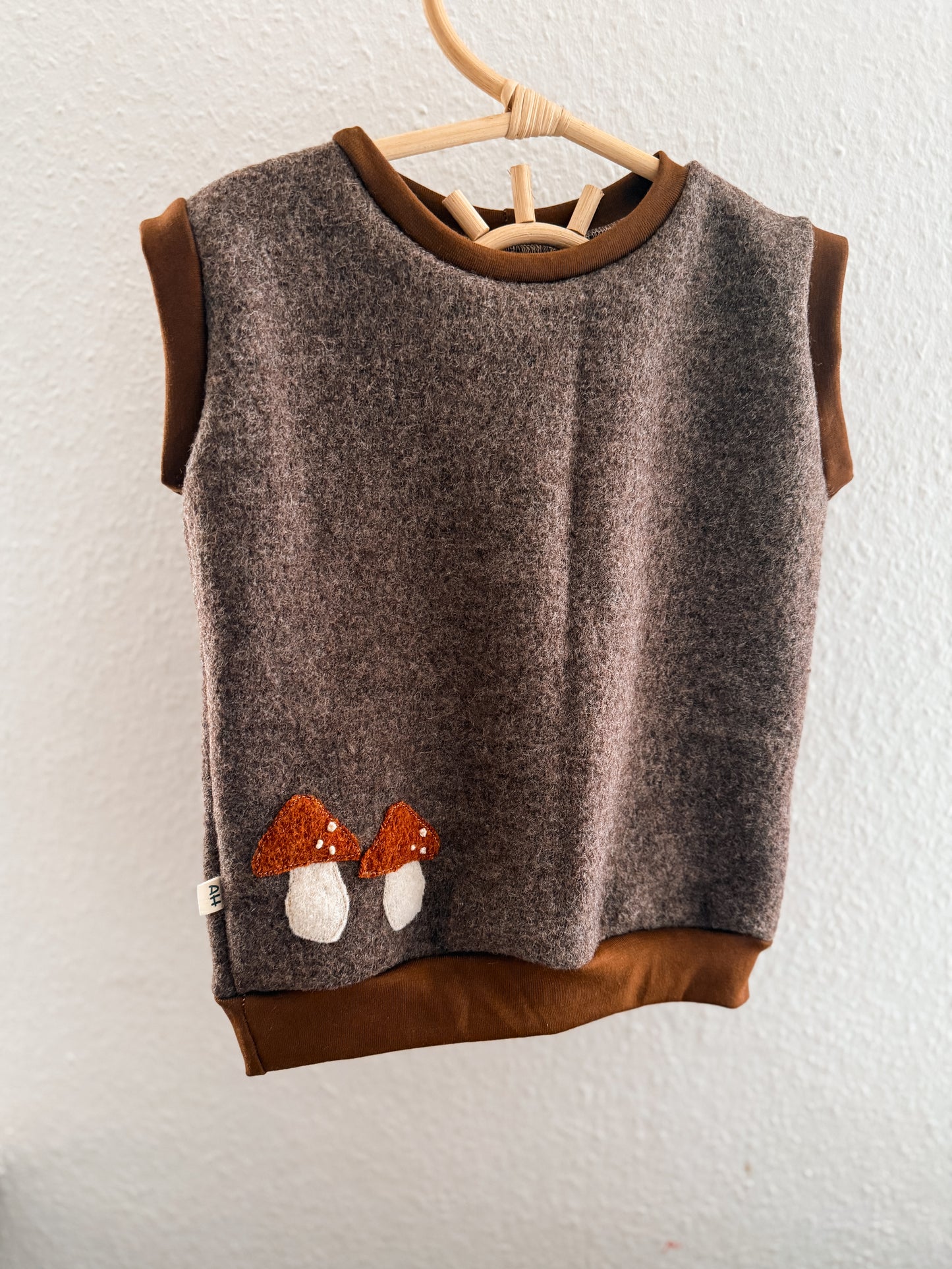 Handgemachter Woll-Pullunder – ärmelloser Pullover aus 100% Wolle