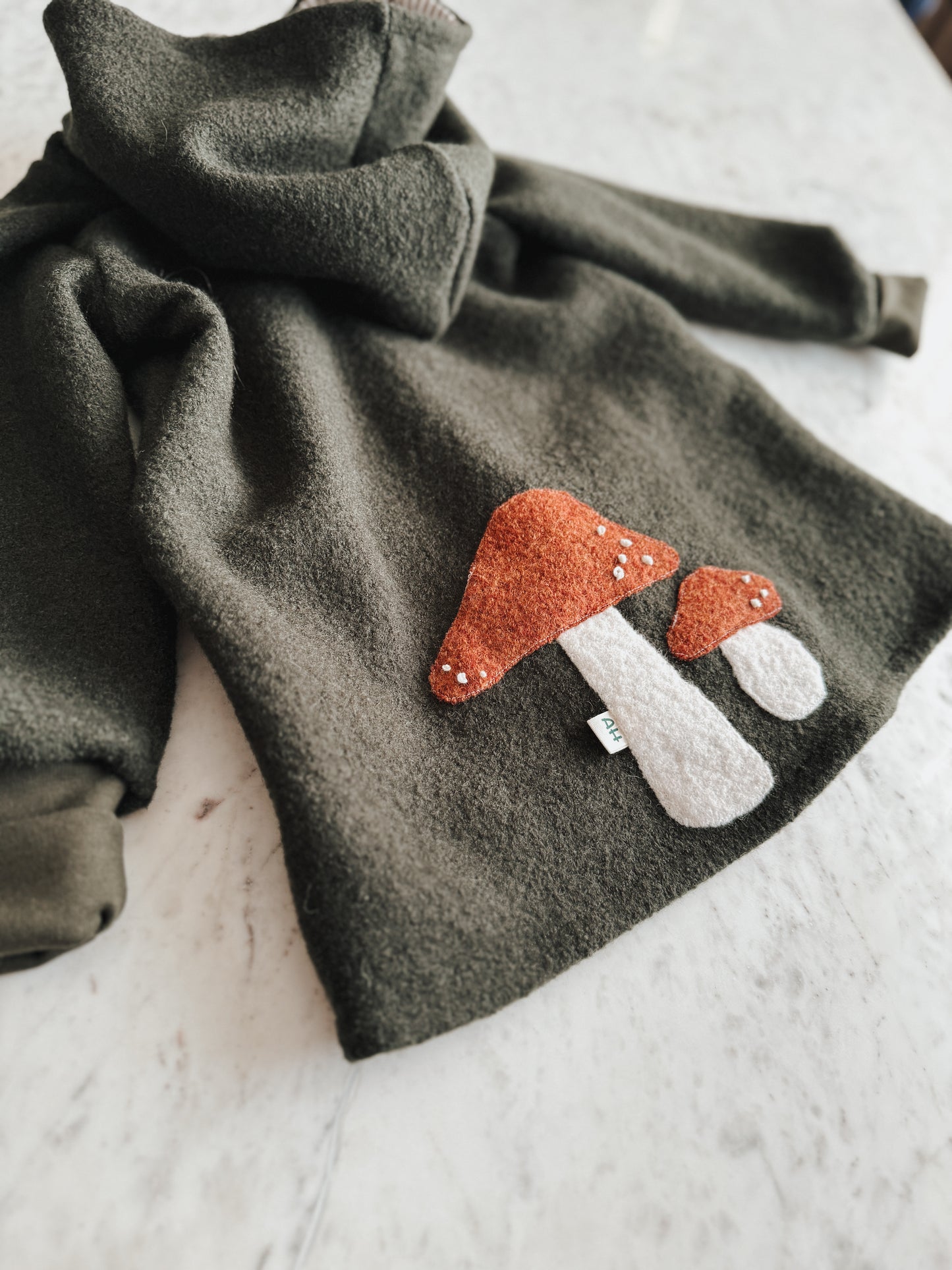 Kuschelige Walkjacke mit Fliegenpilz Applikation | Handgemacht für Kinder