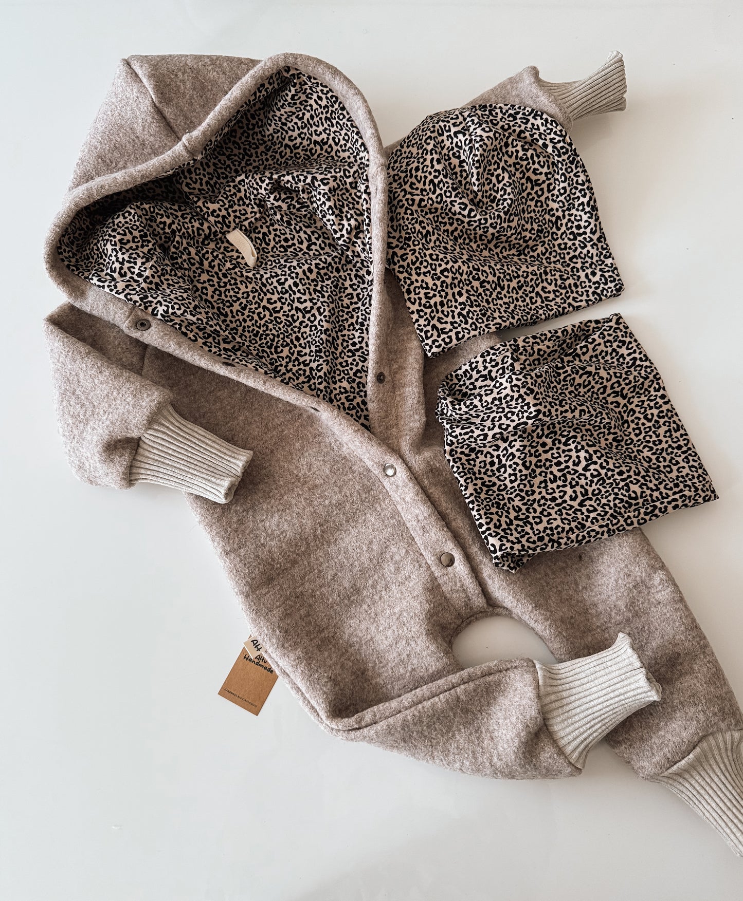 Leopardenmuster Mütze & Loopschal aus Baumwolljersey – Handmade für Babys & Kinder