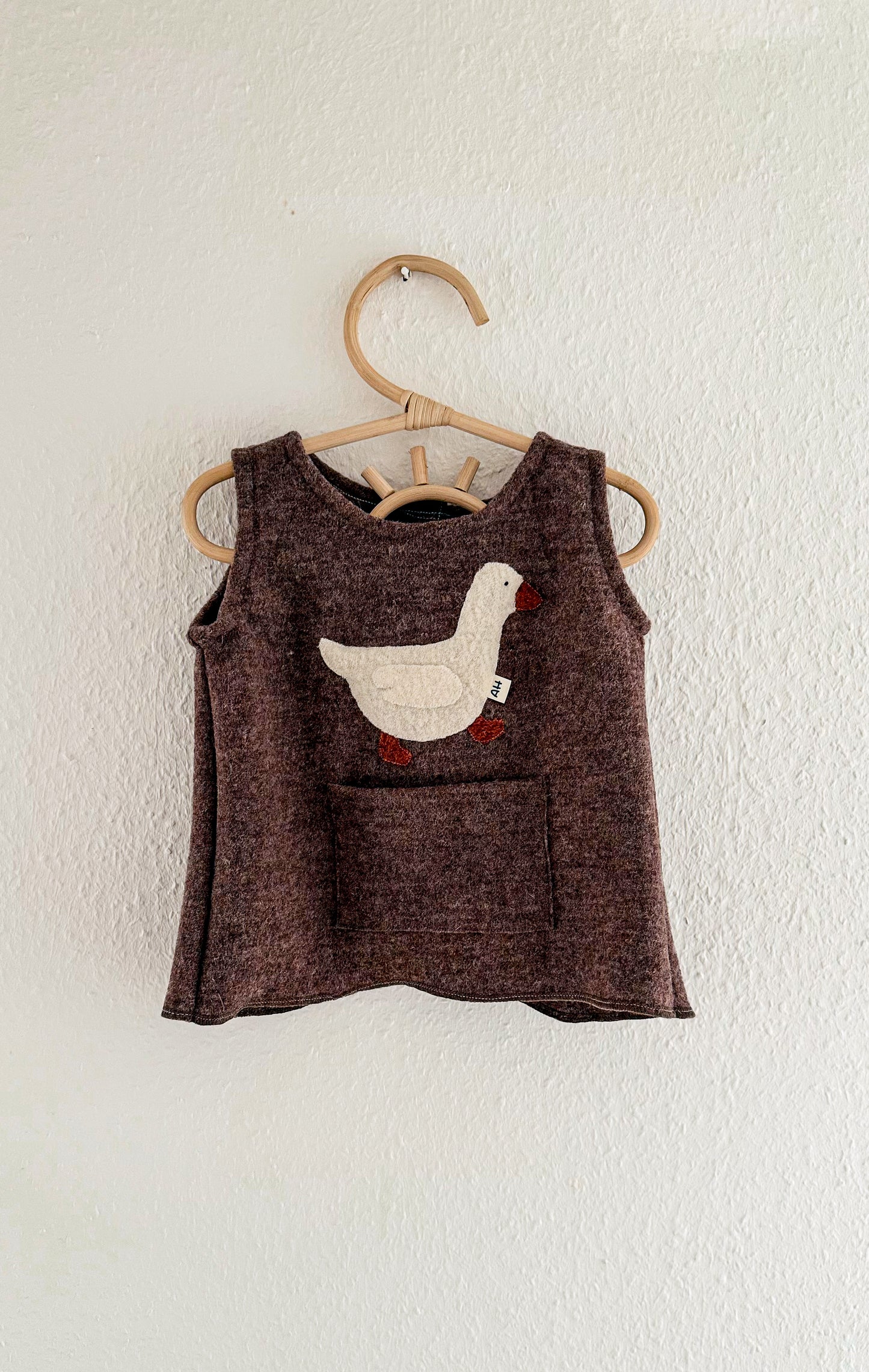 Handgemachtes Woll-Schürzenkleid - Walkkleid - Tunika Gans - Braun