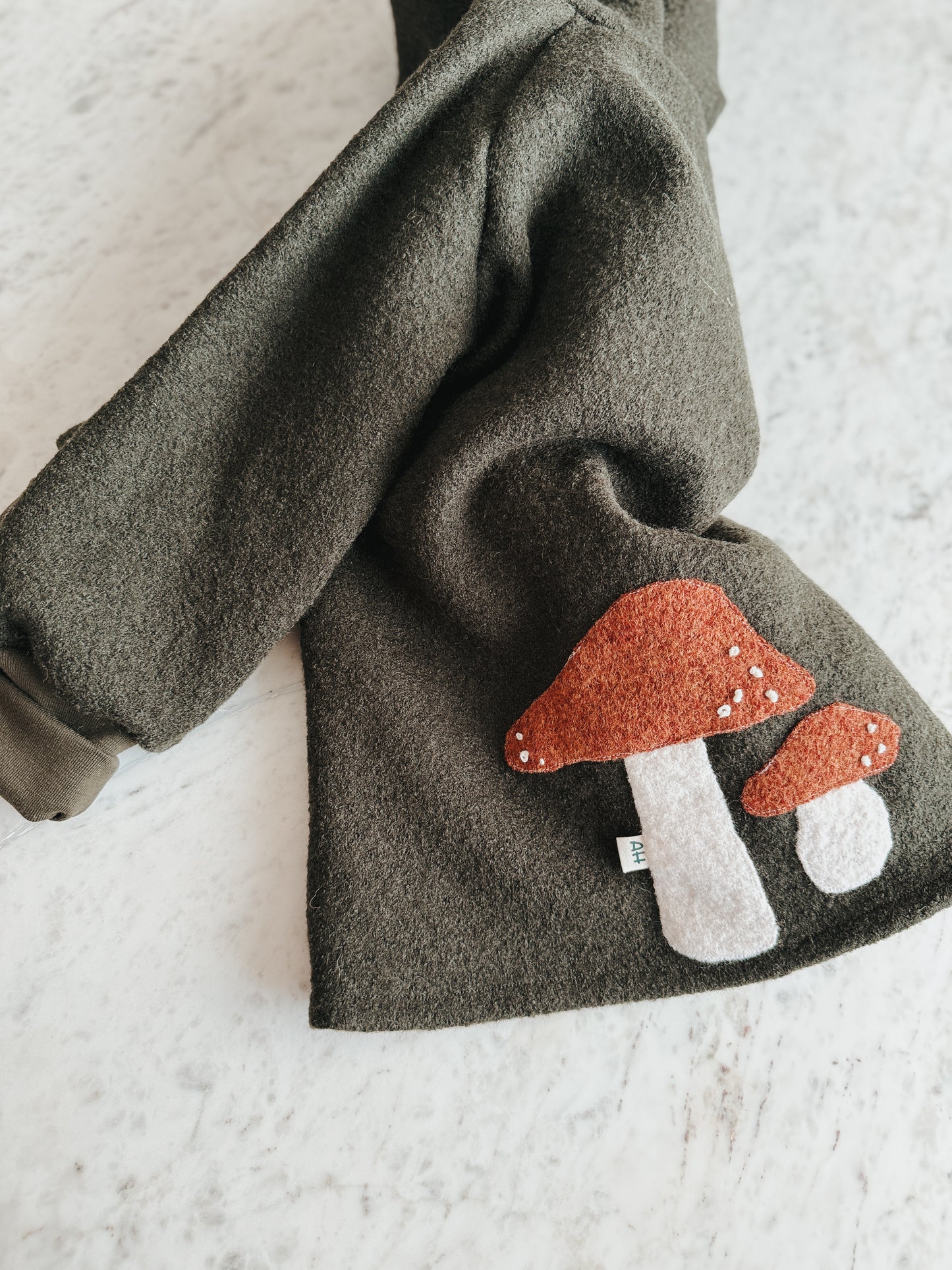Kuschelige Walkjacke mit Fliegenpilz Applikation | Handgemacht für Kinder
