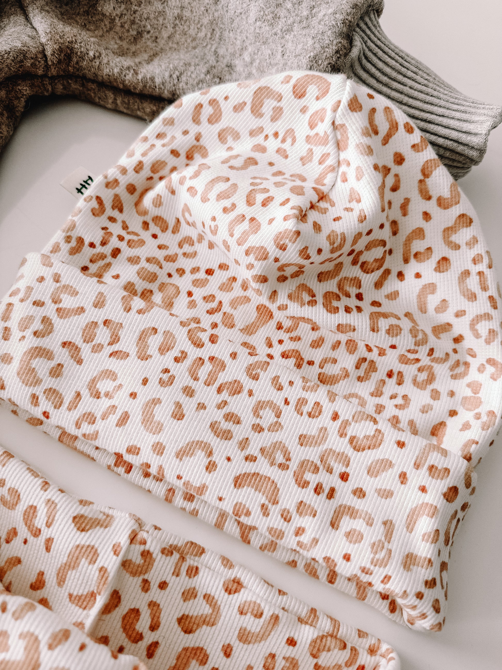 Rib Jersey Leopard Muster Beanie für Babys und Kinder Handmade