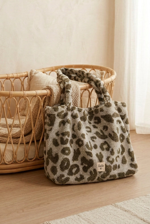 Mom Bag - Hangemachte Große Wickeltasche & Shopper im Teddy Leo Look