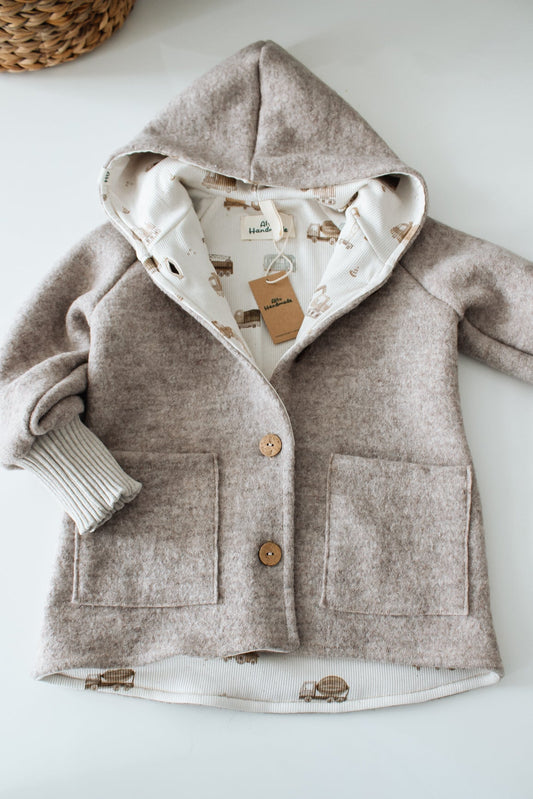 Handgemachte Walkjacke aus 100% Wolle – individuell mit Wunschfutter