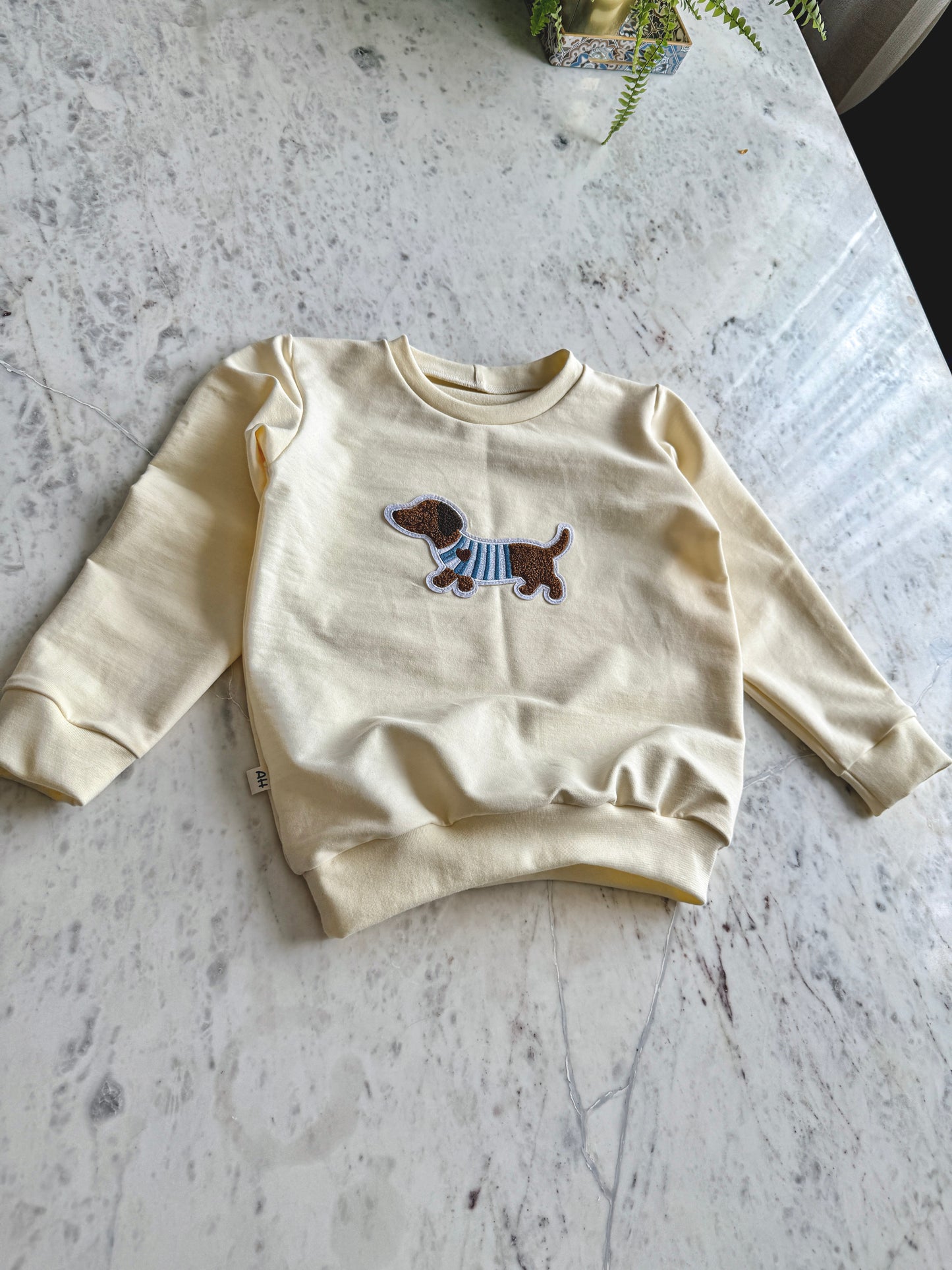 Handmade Kinderpullover Dackel / Buttergelb  aus Baumwolle