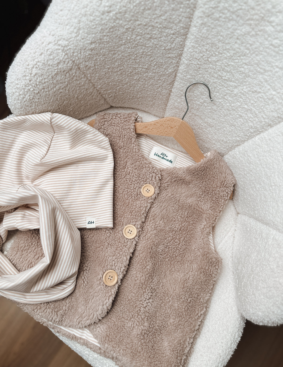Handgemachte Kinder Teddy-Weste aus Baumwolle – Beige / Stone (Gestreiftes Innenfutter)