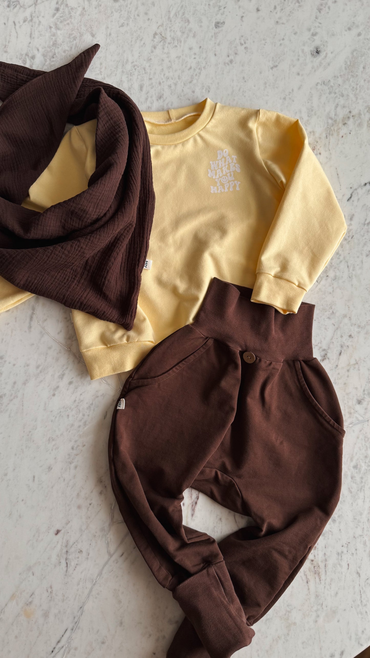 Handgemachter Kinder-Sweatshirt „Do what makes you happy“ - Sonnengelb
