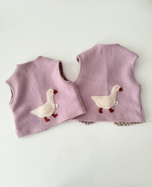 Rosa Wollweste mit Gans Motiv/ Handmade für Mädchen
