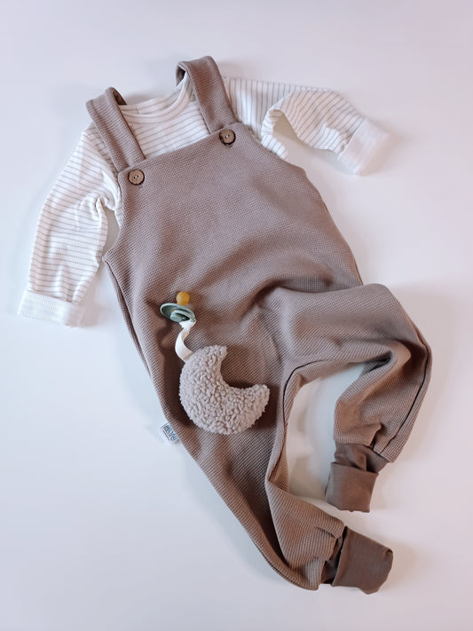 Waffeljersey Latzhose Taupe Braun  Baby Kinder neutral outfit Handmade