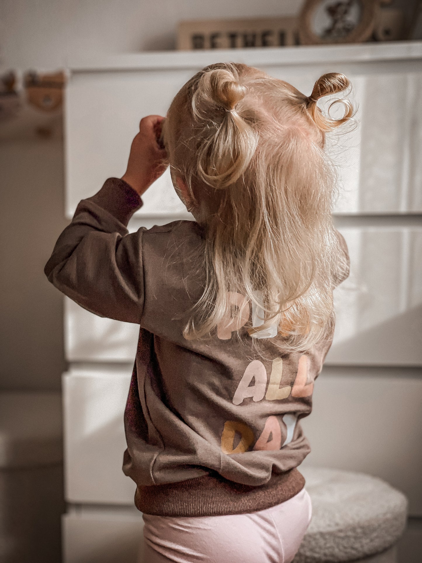 Pullover Play All Day Braun