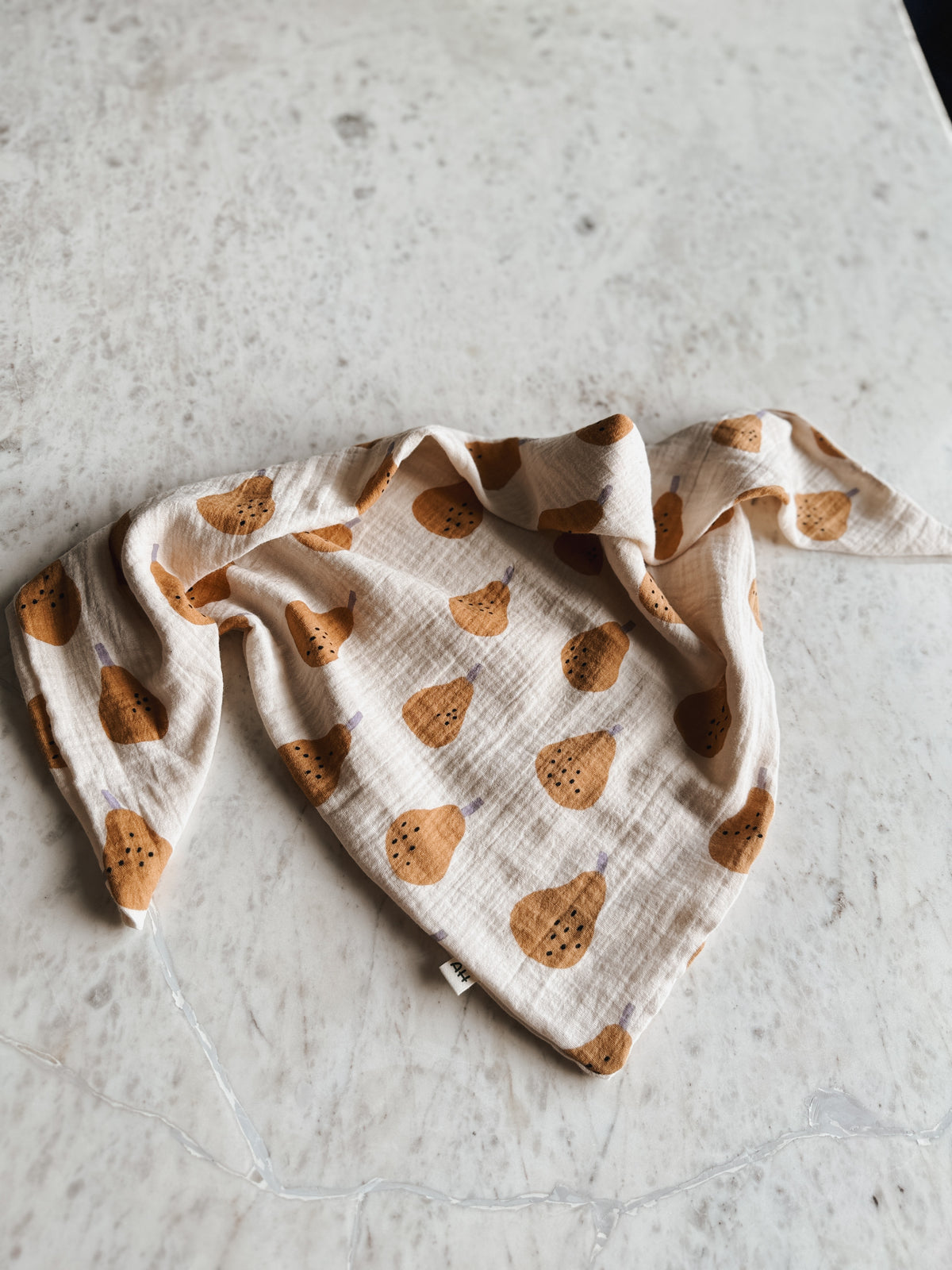 Handmade musselin Tuch für kinder mit Birne Motiv
