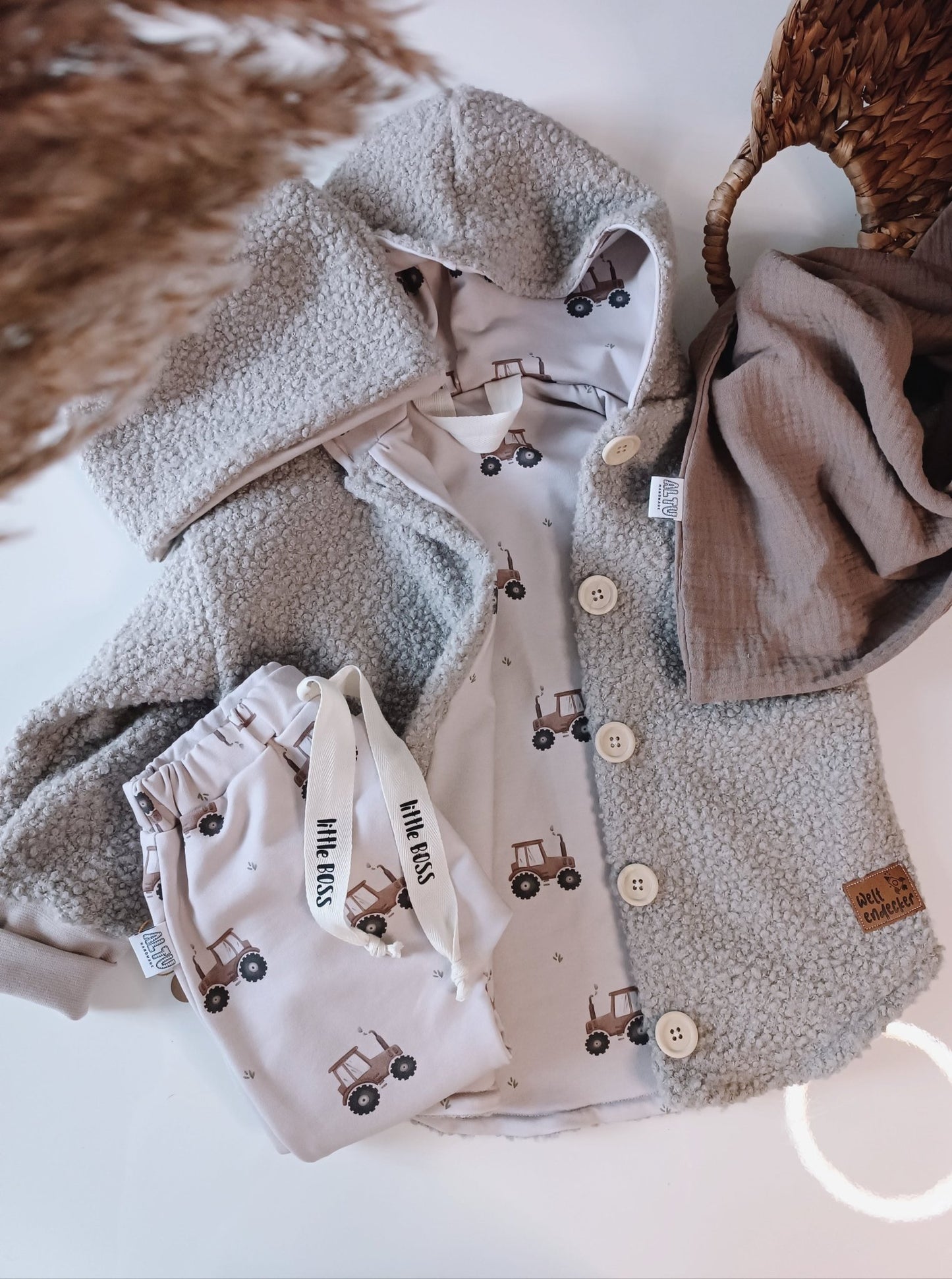 Bouclè Teddy Jacke - Mantel Traktoren für Baby's und Kleinkinder Handmade - AltuHandmadeAltuHandmadeBouclè Teddy Jacke - Mantel Traktoren für Baby's und Kleinkinder Handmade