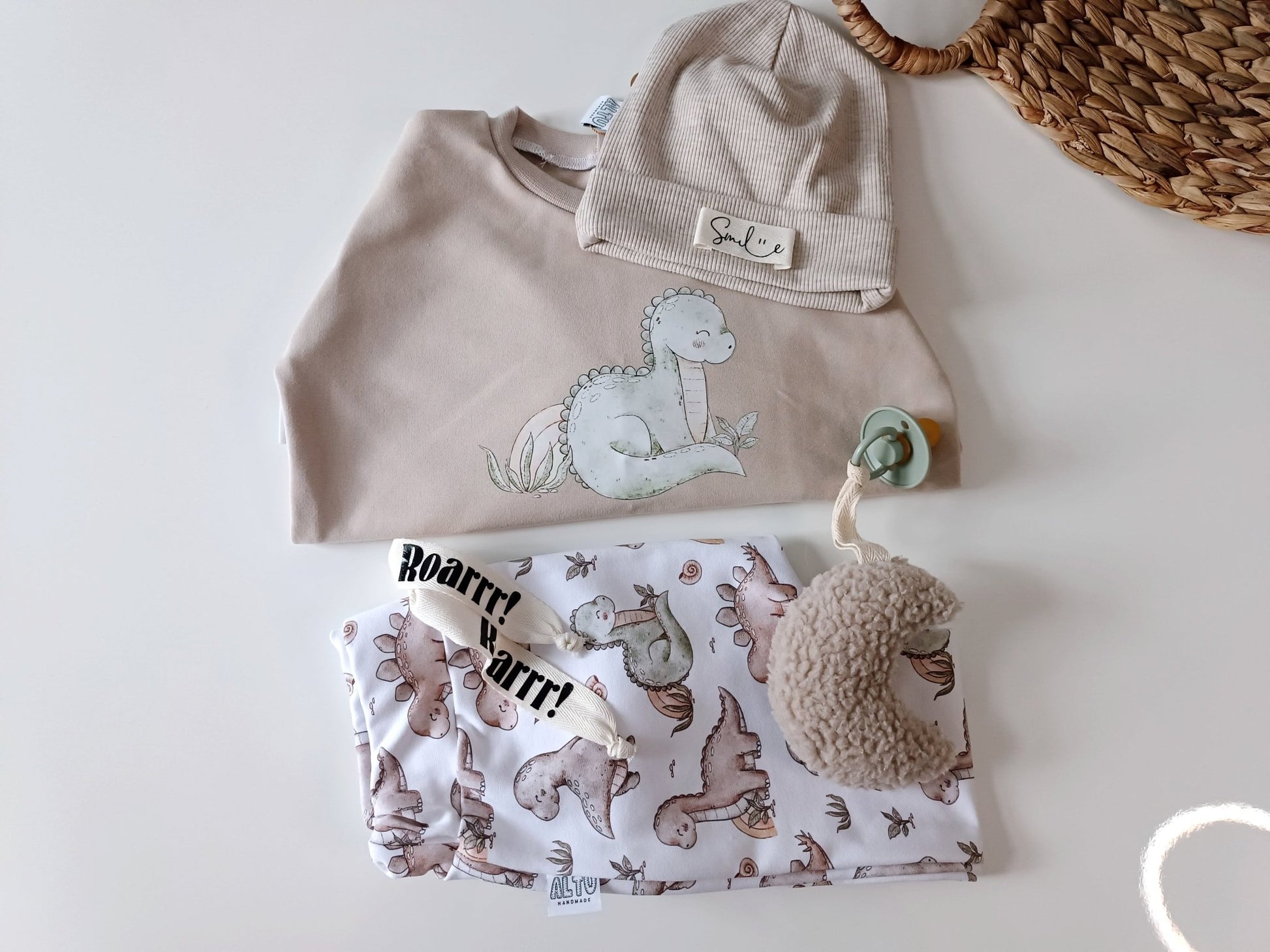 Dino Roarr Pullover Beige - AltuHandmadeAltuHandmadeDino Roarr Pullover Beige