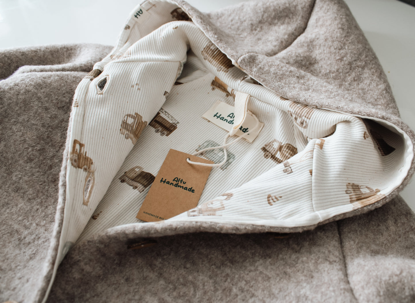 Handgemachte Walkjacke mit Taschen – Größe 104/110