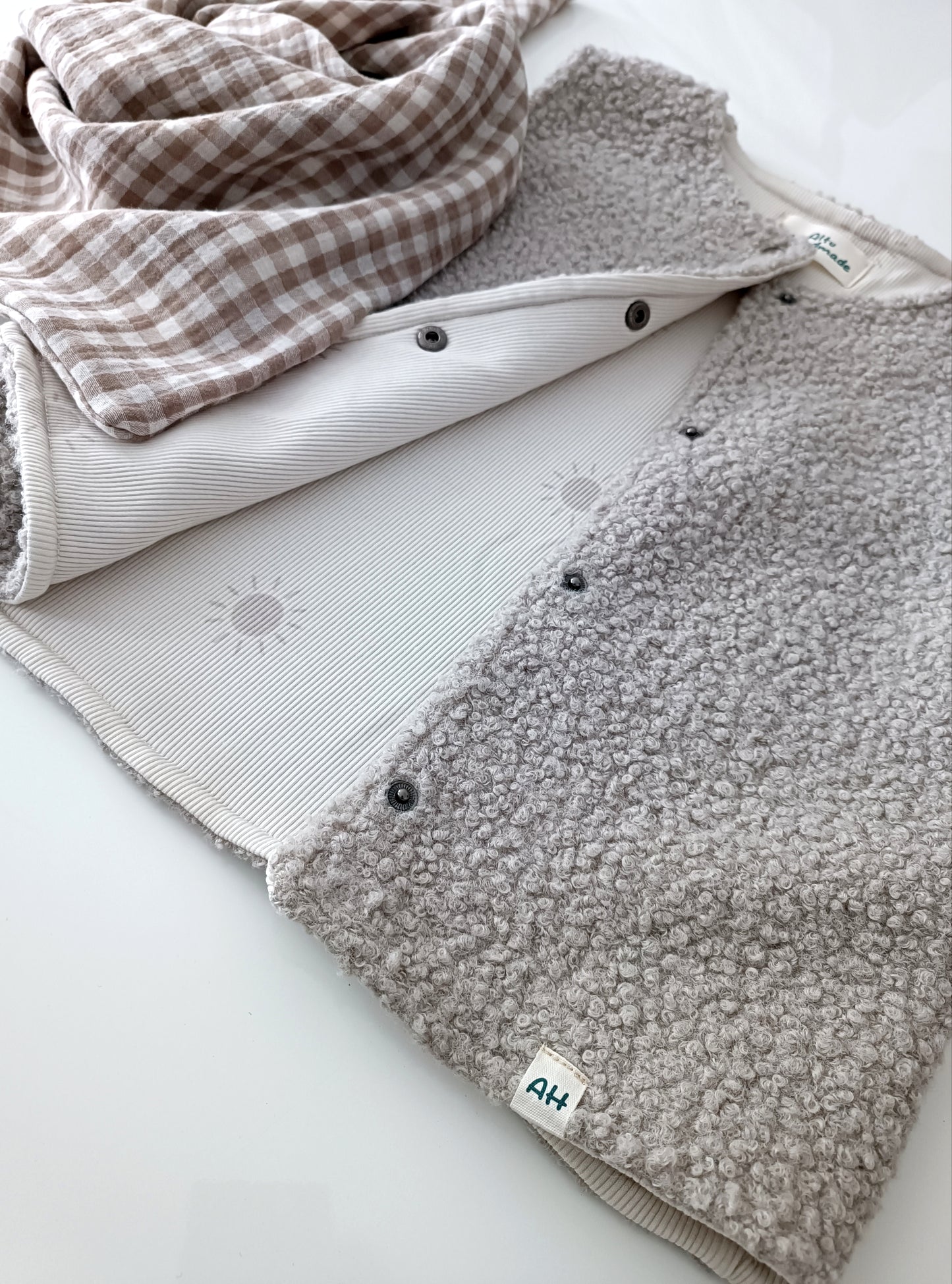Handmade Kinderweste In grau - beige. Mit druckknöpfen, boho sonnen innerfutter 