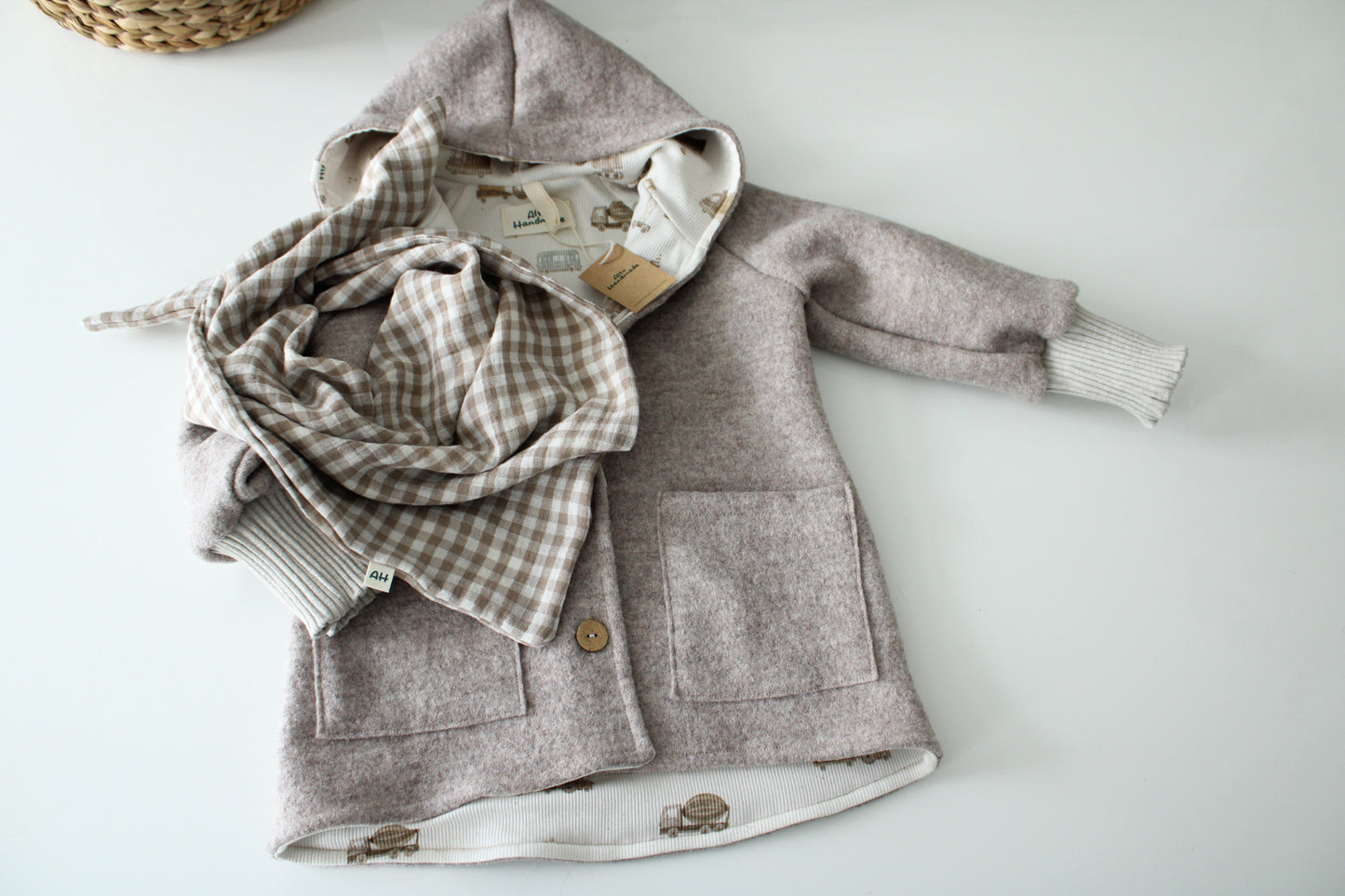 Handgemachte Walkjacke mit Taschen – Größe 104/110