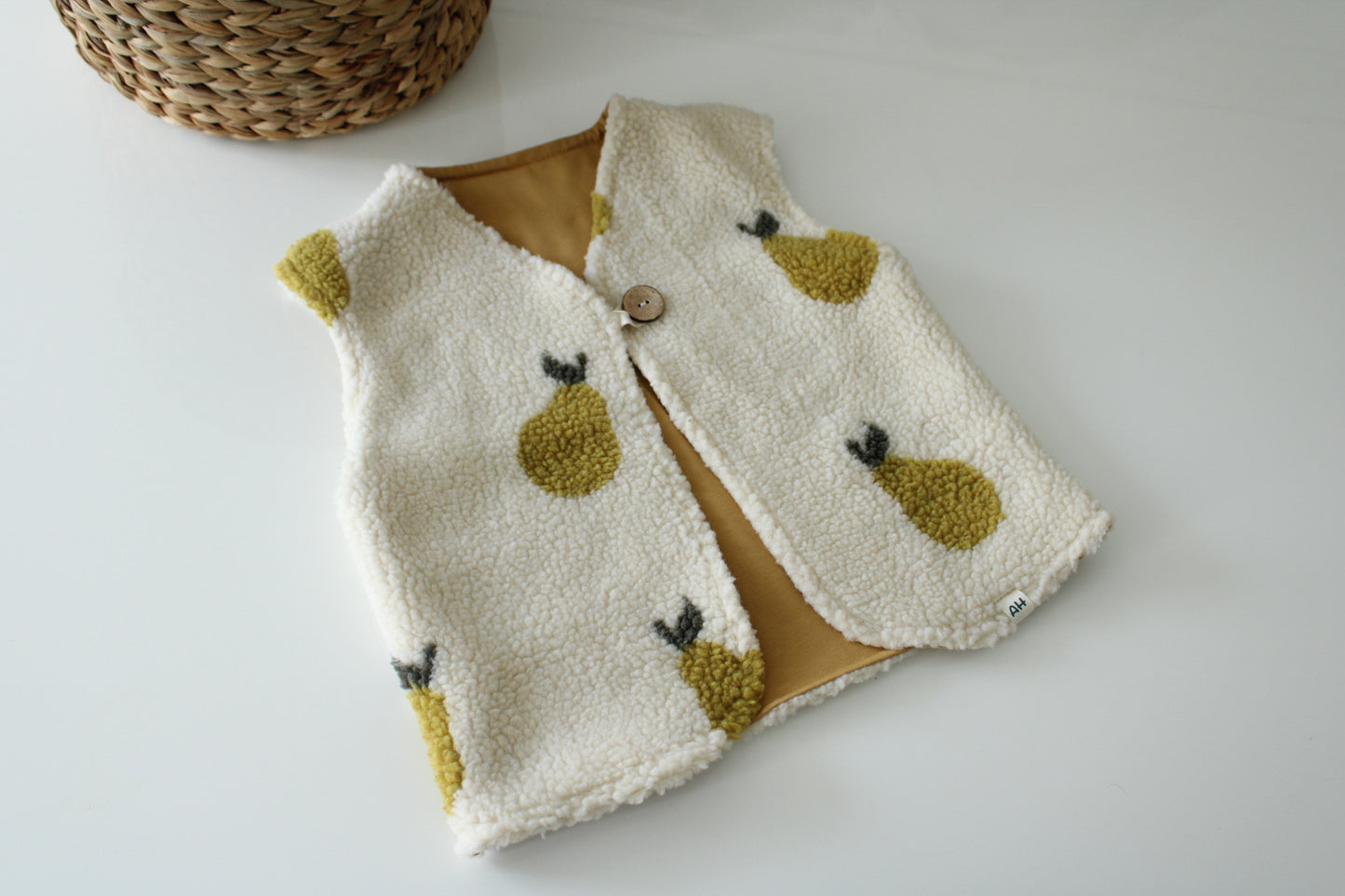 Teddyweste für Kinder und Babys aus Teddystoffe mit Birnen Motiv